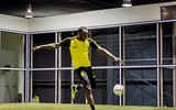 [ẢNH] Huyền thoại điền kinh Usain Bolt ăn tập cùng Dortmund, chờ ngày trình làng