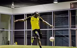 [ẢNH] Huyền thoại điền kinh Usain Bolt ăn tập cùng Dortmund, chờ ngày trình làng
