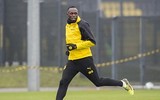 [ẢNH] Huyền thoại điền kinh Usain Bolt ăn tập cùng Dortmund, chờ ngày trình làng