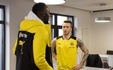[ẢNH] Huyền thoại điền kinh Usain Bolt ăn tập cùng Dortmund, chờ ngày trình làng