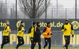 [ẢNH] Huyền thoại điền kinh Usain Bolt ăn tập cùng Dortmund, chờ ngày trình làng