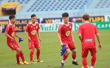 [ẢNH] CĐV quây kín cửa sân Hàng Đẫy chờ gặp thần tượng U23 Việt Nam