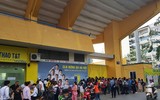 [ẢNH] CĐV quây kín cửa sân Hàng Đẫy chờ gặp thần tượng U23 Việt Nam