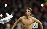 [ẢNH] Ronaldo khoe cơ bắp hoàn hảo sau khi lóe sáng đưa Real vào bán kết