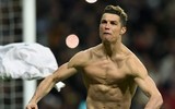 [ẢNH] Ronaldo khoe cơ bắp hoàn hảo sau khi lóe sáng đưa Real vào bán kết