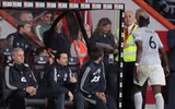 Không thèm bắt tay, mâu thuẫn giữa Pogba và HLV Mourinho lên tới đỉnh điểm