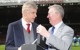 [ẢNH] Có gì bên trong hộp quà Sir Alex Ferguson tặng HLV Wenger?