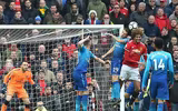 [ẢNH] Có gì bên trong hộp quà Sir Alex Ferguson tặng HLV Wenger?