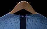 Man City trình làng áo đấu hoàn toàn mới trong ngày lập 3 kỷ lục 