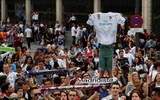 [ẢNH] Choáng ngợp với biển người trong lễ rước cúp vô địch hoành tráng của Real Madrid