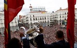 [ẢNH] Choáng ngợp với biển người trong lễ rước cúp vô địch hoành tráng của Real Madrid