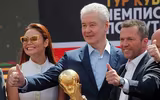 [ẢNH] Cúp vàng thế giới đến Nga, chờ trao tay nhà vô địch World Cup 2018