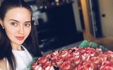 [ẢNH] Cô vợ xinh lung linh của tuyển thủ Nga 