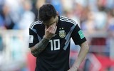 [ẢNH] Maradona phì phèo xì gà, tiếc hùi hụi nhìn Messi sút hỏng 11m