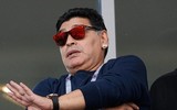 [ẢNH] Maradona phì phèo xì gà, tiếc hùi hụi nhìn Messi sút hỏng 11m