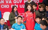 [ẢNH] Vẻ đẹp vạn người mê của fan nữ cầm cờ Việt Nam trên khán đài World Cup 2018