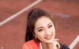 [ẢNH] Vẻ đẹp vạn người mê của fan nữ cầm cờ Việt Nam trên khán đài World Cup 2018