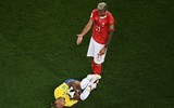 [ẢNH] Những hình ảnh mới nhất của Neymar mà người Brazil không hề muốn thấy!