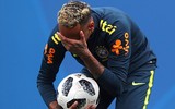 [ẢNH] Những hình ảnh mới nhất của Neymar mà người Brazil không hề muốn thấy!