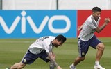 [ẢNH] Gạt mọi áp lực, Messi khoái chí đón sinh nhật trên sân tập, chờ quyết đấu Nigeria
