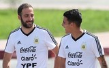 [ẢNH] Gạt mọi áp lực, Messi khoái chí đón sinh nhật trên sân tập, chờ quyết đấu Nigeria