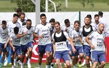 [ẢNH] Gạt mọi áp lực, Messi khoái chí đón sinh nhật trên sân tập, chờ quyết đấu Nigeria