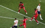 [ẢNH] Harry Kane giữ quả bóng trong trận đấu kỷ lục của ĐT Anh như báu vật