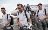 [ẢNH] Harry Kane giữ quả bóng trong trận đấu kỷ lục của ĐT Anh như báu vật