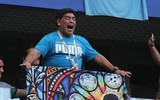 [ẢNH] Huyền thoại Maradona ngủ gật trên khán đài khi xem Messi và Argentina?