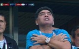 [ẢNH] Huyền thoại Maradona ngủ gật trên khán đài khi xem Messi và Argentina?