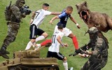 Ảnh chế cười vỡ bụng: Bị loại cay đắng, Messi rủ Ronaldo sang Việt Nam uống bia hơi giải sầu