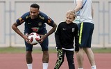 [ẢNH] Mặc mọi giễu cợt, Neymar lém lỉnh diễn lại 