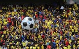 [ẢNH] Bị loại khỏi World Cup, tuyển Colombia vẫn được biển người chào đón trở về