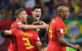 [ẢNH] Neymar nức nở gục vào vai 