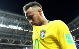 [ẢNH] Neymar nức nở gục vào vai 