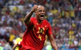 [ẢNH] Neymar nức nở gục vào vai 
