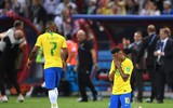 [ẢNH] Neymar buồn bã cùng đội tuyển Brazil rời nước Nga