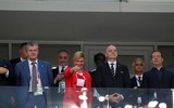 [ẢNH] Nữ Tổng thống Croatia vào tận phòng thay đồ chúc mừng kỳ tích của đội nhà