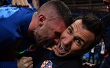 [ẢNH] Fan Croatia nướng dê trong ôtô, tưng bừng ăn mừng kỳ tích vào chung kết
