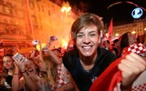 [ẢNH] Fan Croatia nướng dê trong ôtô, tưng bừng ăn mừng kỳ tích vào chung kết