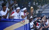 [ẢNH] Nước Pháp ăn mừng hoành tráng chưa từng có với chức vô địch World Cup
