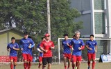 [ẢNH] Xuân Trường trở lại trong lần đầu tiên Việt Nam được tập trên một sân 