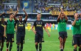 [ẢNH] Vừa đến Serie A, Ronaldo đã làm đối thủ gãy mũi và nhập viện