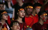 [ẢNH] Fan nữ cuồng nhiệt 