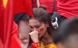 [ẢNH] Người hâm mộ bật khóc sau trận thua của Olympic Việt Nam