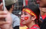 [ẢNH] Người hâm mộ bật khóc sau trận thua của Olympic Việt Nam