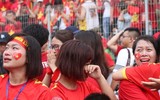 [ẢNH] Người hâm mộ bật khóc sau trận thua của Olympic Việt Nam