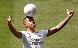 [ẢNH] Real Madrid tưng bừng ra mắt người 