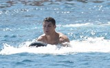 [ẢNH] Ronaldo và bạn gái nóng bỏng tình tứ trên du thuyền