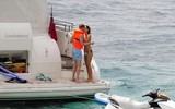 [ẢNH] Cặp sao tuyển Đức vi vu đổi gió, khoe hai nàng WAGs cực kỳ gợi cảm